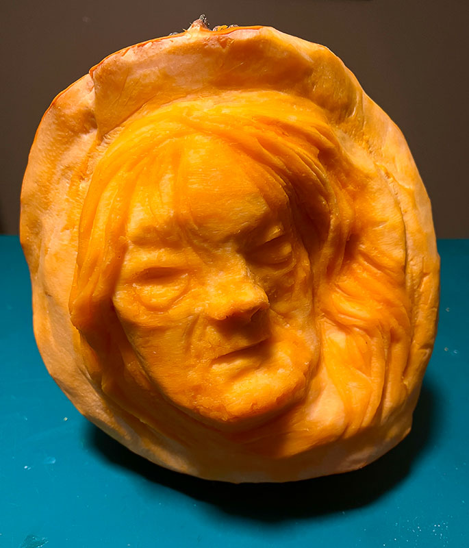 3D sculpture Daryl walking dead pumping carving